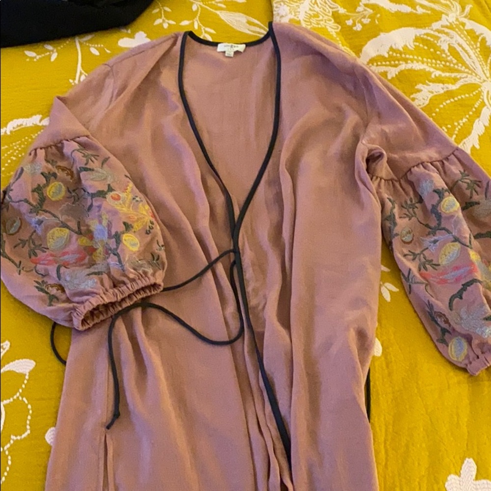Blush silky embroidered sleeve kimono